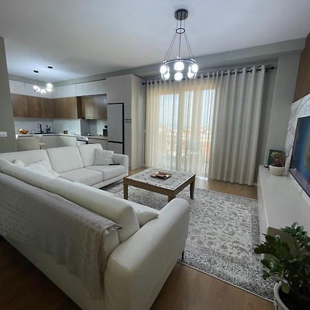 Garden Building Luxury Apartment 地拉那 外观 照片