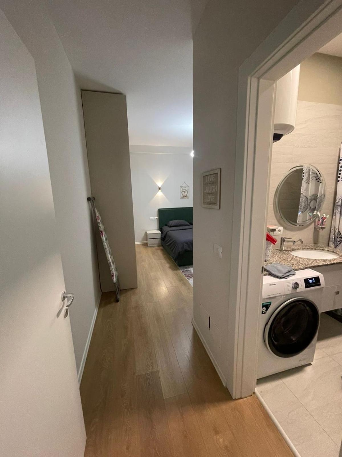 Garden Building Luxury Apartment 地拉那 外观 照片