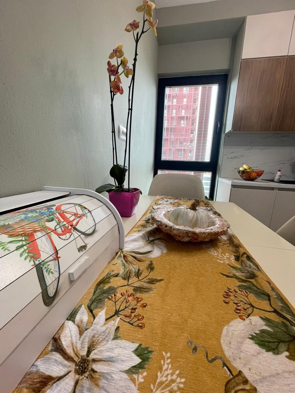 Garden Building Luxury Apartment 地拉那 外观 照片